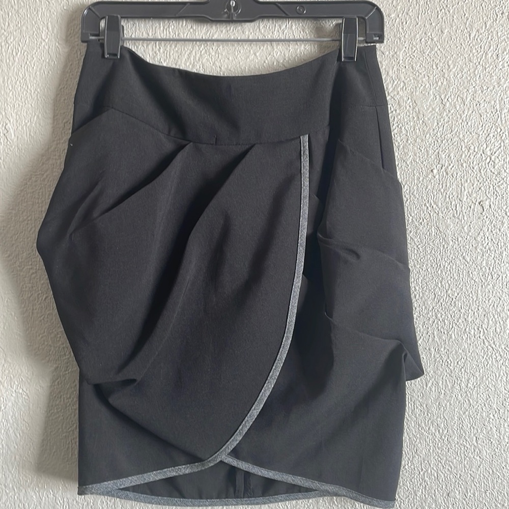 Black detailed short skirt